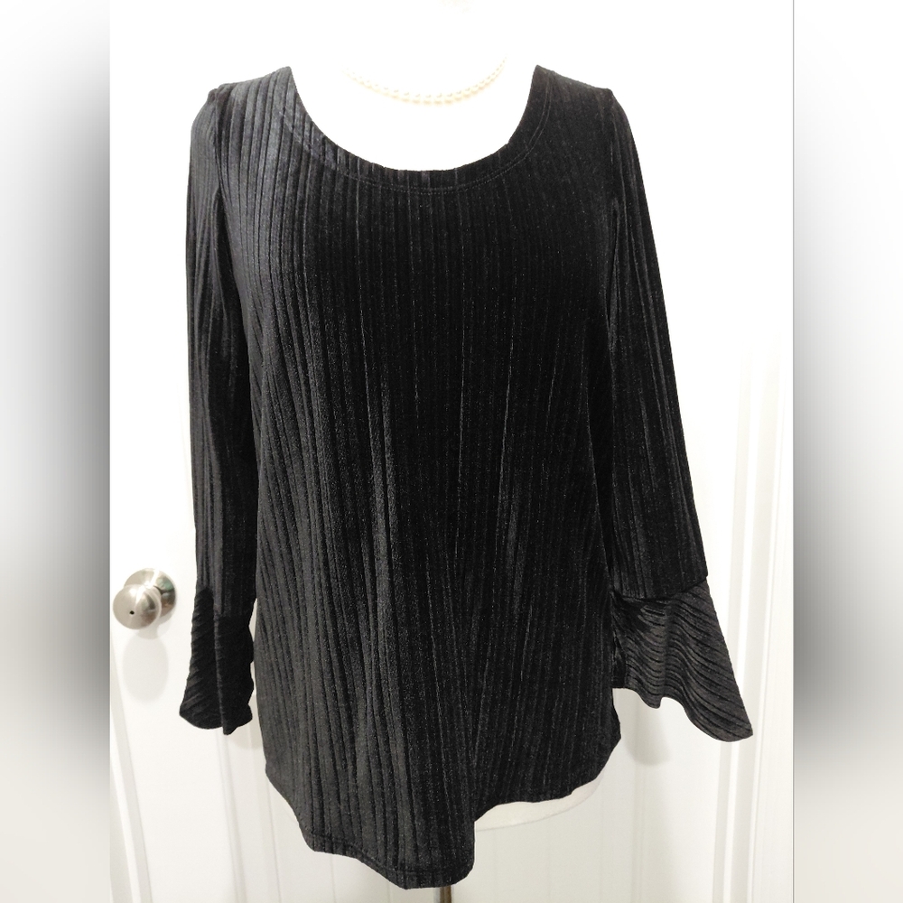 Black Ribbed Velvet Long-Sleeve Scoop Neck Top with Flared Cuffs #0690